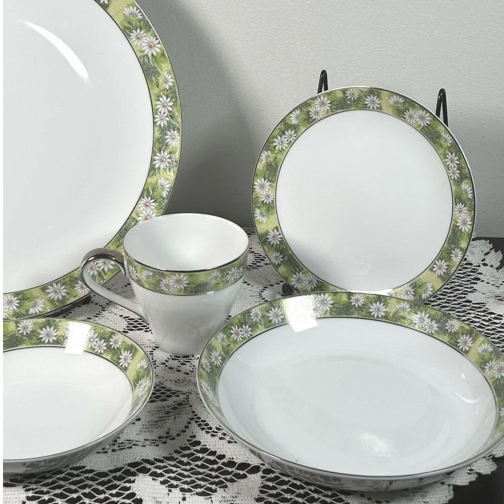 Mikasa Marianne 5876 Fine China Daisy Floral Green Japan 5 Pc Place Setting #3